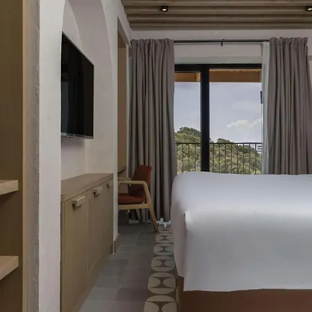 Radisson Blu Hotel, Hotel