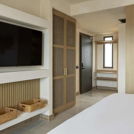 Radisson Blu Hotel, *