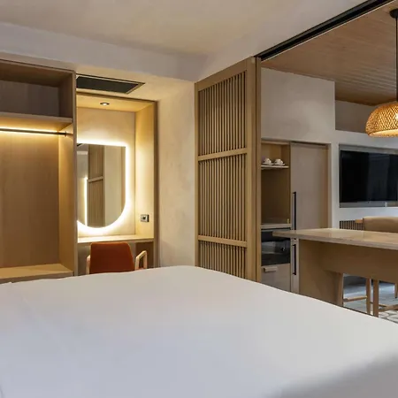 Radisson Blu Hotel, Hotel *