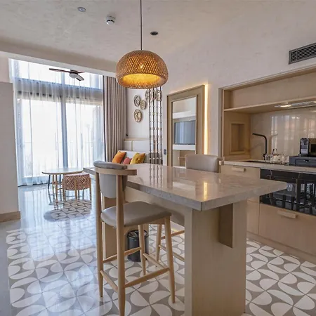 ホテル Radisson Blu Hotel, *