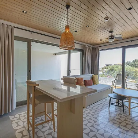 Radisson Blu Hotel, *