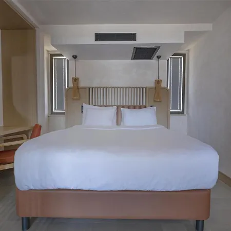 Radisson Blu Hotel, 5* كاس