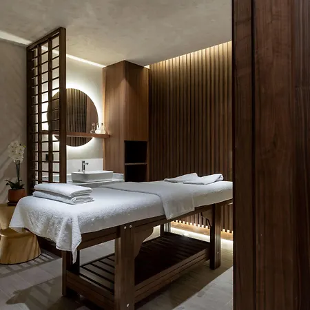 Radisson Blu Hotel, فندق كاس