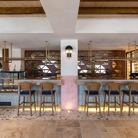 Hotel Radisson Blu Hotel, *