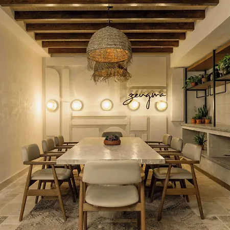 Radisson Blu Hotel, Hotel