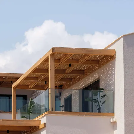 Radisson Blu Hotel, Hotel *