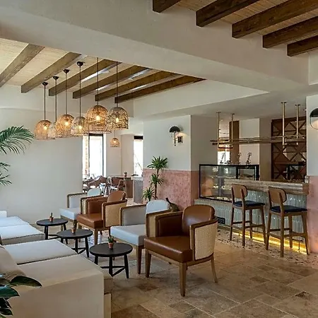 Radisson Blu Hotel, Ξενοδοχείο 5*