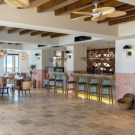 Radisson Blu Hotel, Ξενοδοχείο